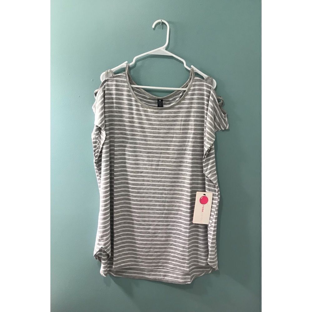 NWT … YOGALICIOUS “Size 2X” Cold Shoulder Top